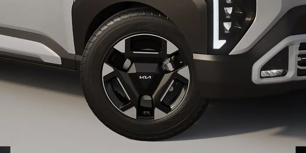 R17 - 43.66cm (17”) Crystal Cut Dual Tone Aero Alloy Wheels